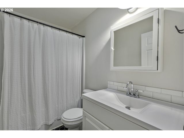6223 N YALE St, Portland, OR 97203