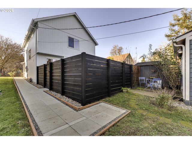 6223 N YALE St, Portland, OR 97203