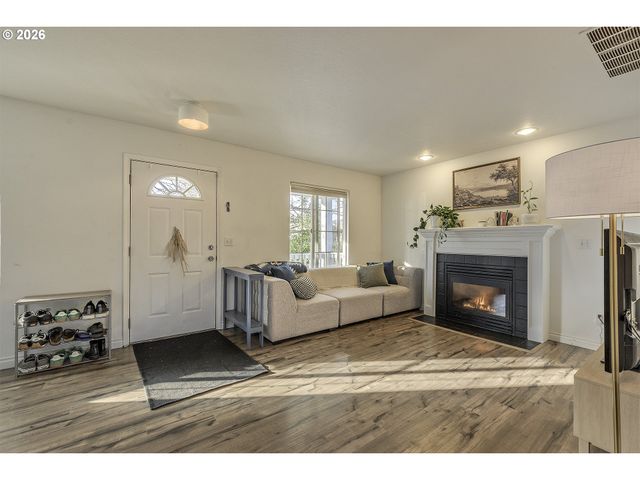 6223 N YALE St, Portland, OR 97203