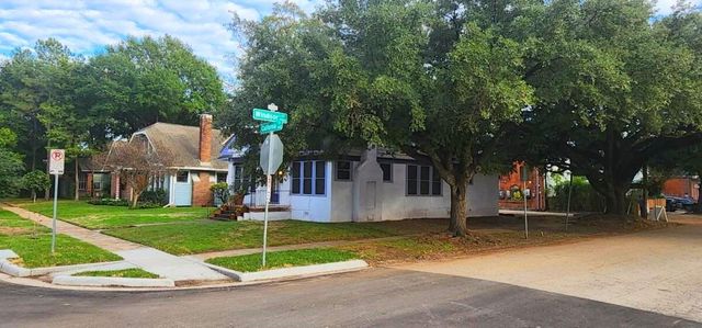 1621 California Street, Houston, TX 77006