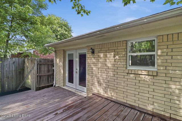 9102 Willowcreek Dr, Louisville, KY 40219