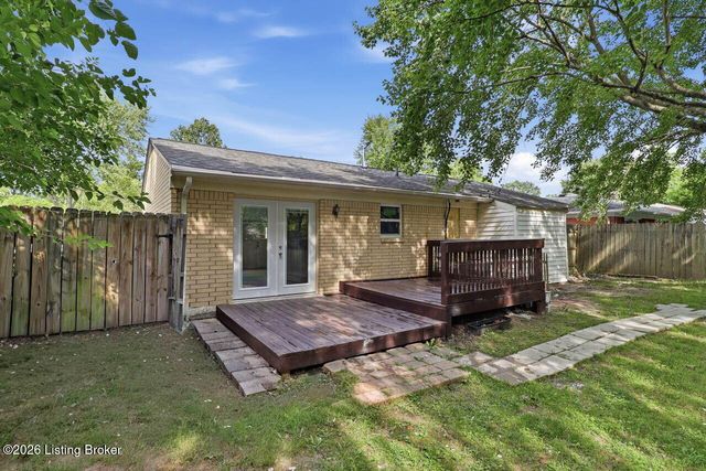 9102 Willowcreek Dr, Louisville, KY 40219