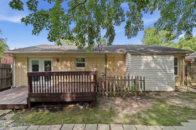 9102 Willowcreek Dr, Louisville, KY 40219