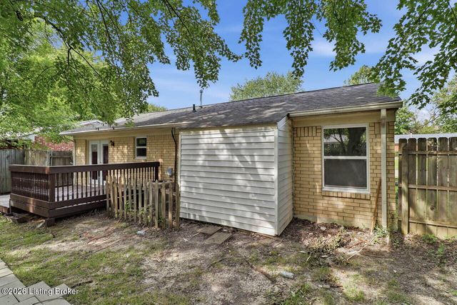 9102 Willowcreek Dr, Louisville, KY 40219
