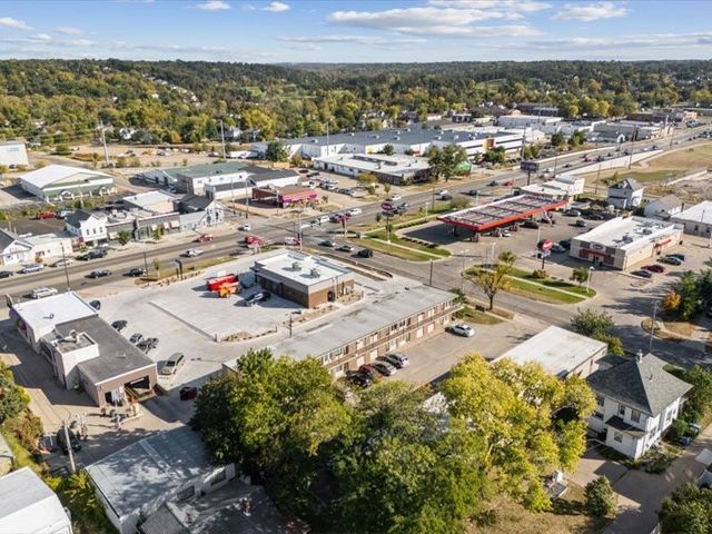 120 32nd Street NE, Cedar Rapids, IA 52402