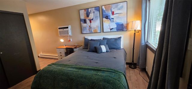 120 32nd Street NE, Cedar Rapids, IA 52402