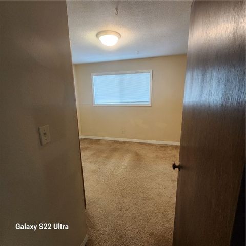 120 32nd Street NE, Cedar Rapids, IA 52402