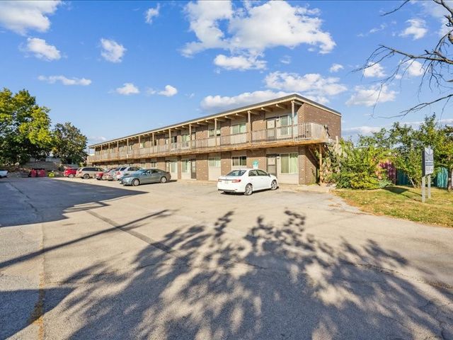 120 32nd Street NE, Cedar Rapids, IA 52402