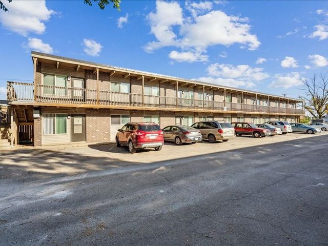 120 32nd Street NE, Cedar Rapids, IA 52402