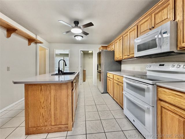 445 E Keetoowah Street, Tahlequah, OK 74464