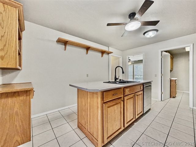 445 E Keetoowah Street, Tahlequah, OK 74464