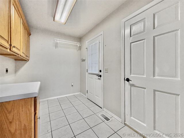 445 E Keetoowah Street, Tahlequah, OK 74464