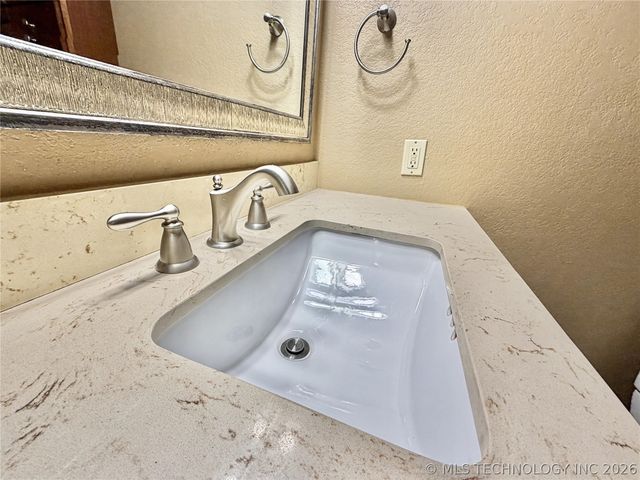 445 E Keetoowah Street, Tahlequah, OK 74464