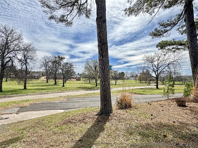 445 E Keetoowah Street, Tahlequah, OK 74464