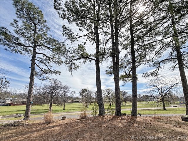 445 E Keetoowah Street, Tahlequah, OK 74464