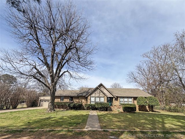 445 E Keetoowah Street, Tahlequah, OK 74464