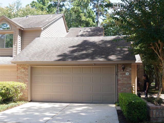31 N Lakeridge Circle, The Woodlands, TX 77381
