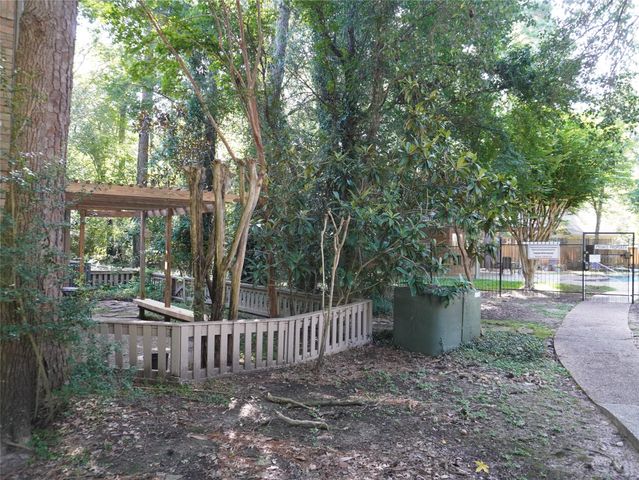 31 N Lakeridge Circle, The Woodlands, TX 77381