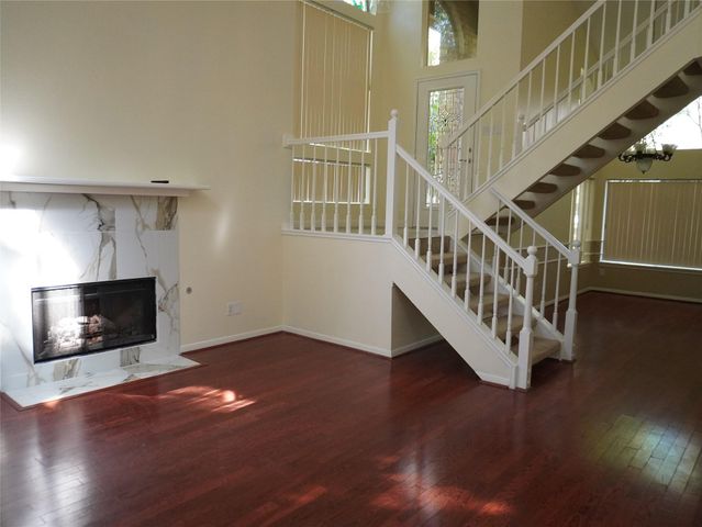 31 N Lakeridge Circle, The Woodlands, TX 77381