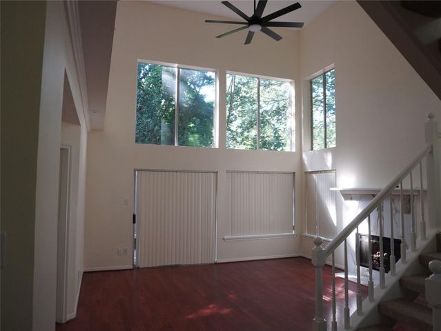 31 N Lakeridge Circle, The Woodlands, TX 77381