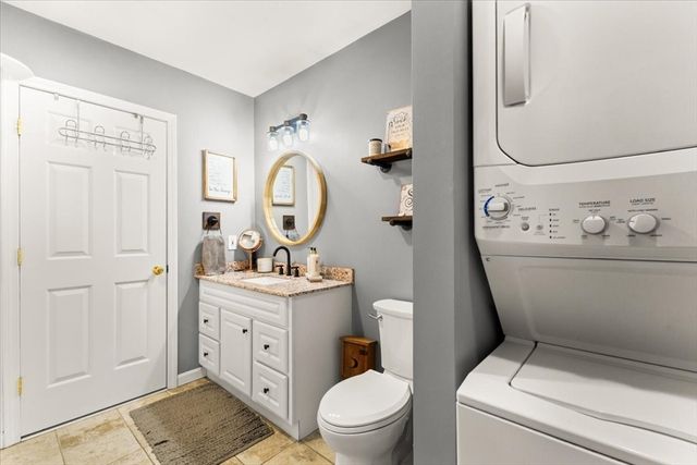 750 Whittenton St 523, Taunton, MA 02780