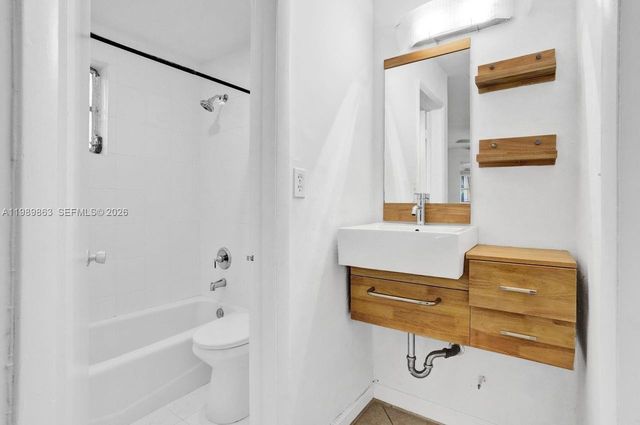 9454 SW 77th Ave S1, Miami, FL 33156