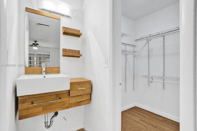 9454 SW 77th Ave S1, Miami, FL 33156