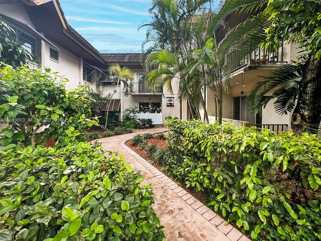 9454 SW 77th Ave S1, Miami, FL 33156