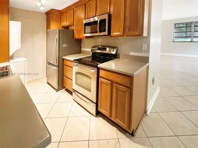 9454 SW 77th Ave S1, Miami, FL 33156