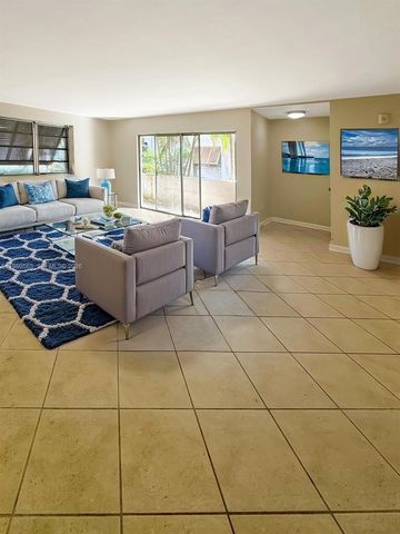 9454 SW 77th Ave S1, Miami, FL 33156