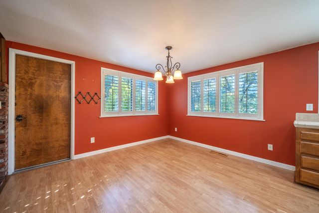 8751 Goldstone Lane, Redding, CA 96001