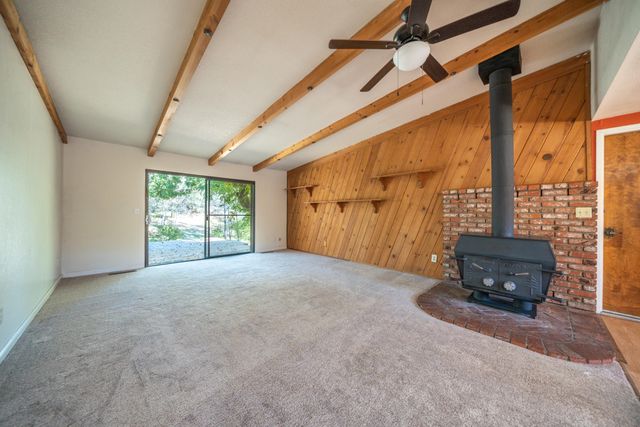 8751 Goldstone Lane, Redding, CA 96001