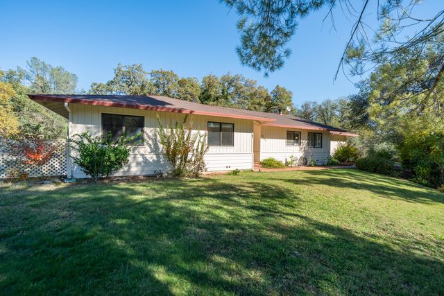 8751 Goldstone Lane, Redding, CA 96001