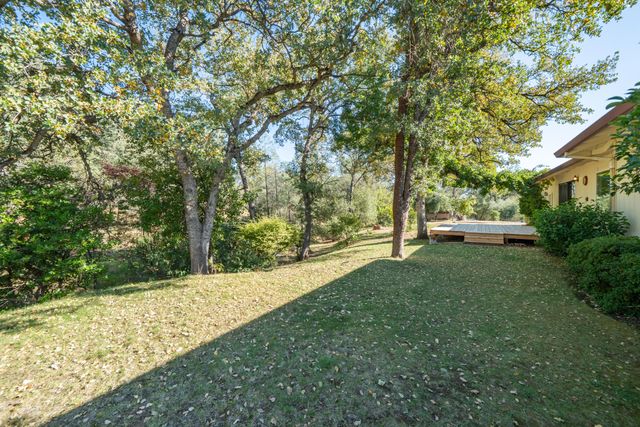 8751 Goldstone Lane, Redding, CA 96001