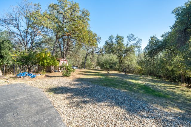 8751 Goldstone Lane, Redding, CA 96001