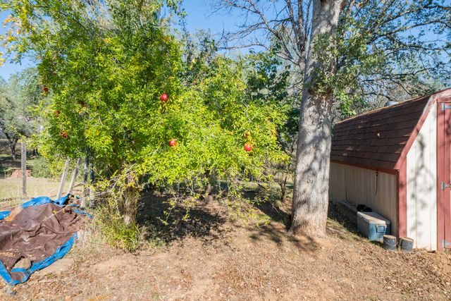 8751 Goldstone Lane, Redding, CA 96001