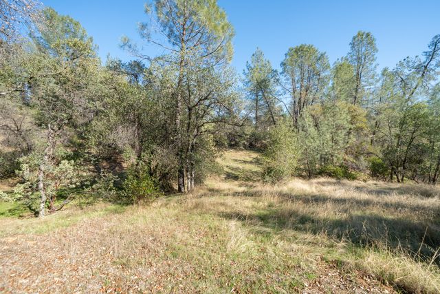 8751 Goldstone Lane, Redding, CA 96001