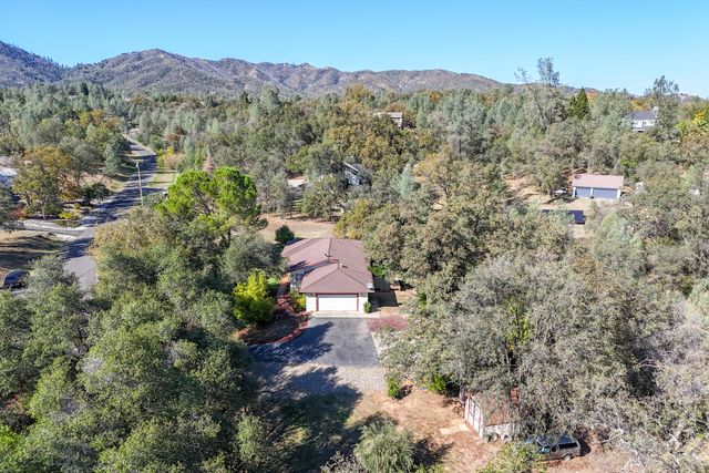 8751 Goldstone Lane, Redding, CA 96001