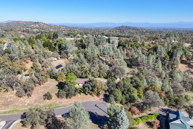 8751 Goldstone Lane, Redding, CA 96001