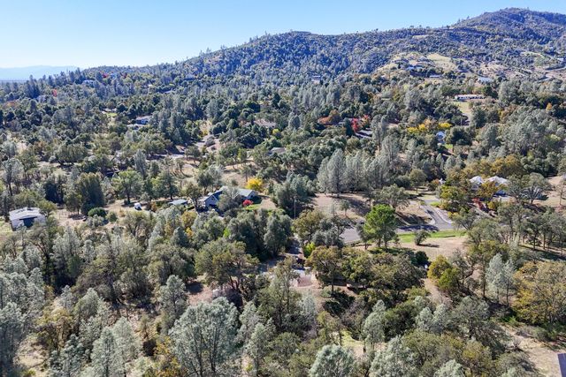 8751 Goldstone Lane, Redding, CA 96001