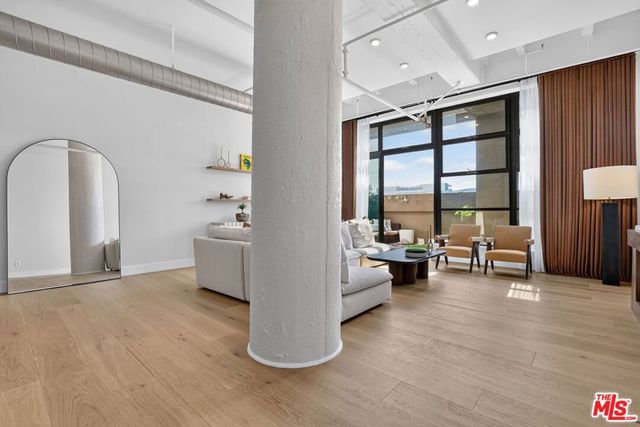 1645 Vine Street 411, Los Angeles, CA 90028