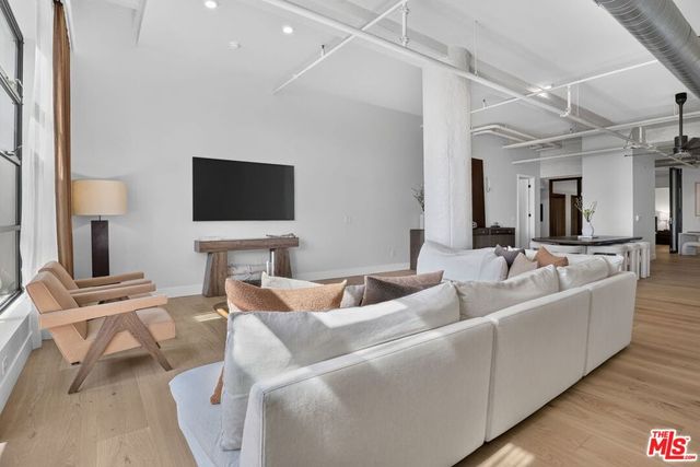 1645 Vine Street 411, Los Angeles, CA 90028