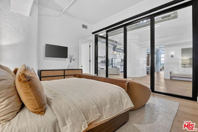1645 Vine Street 411, Los Angeles, CA 90028