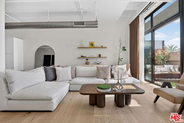 1645 Vine Street 411, Los Angeles, CA 90028