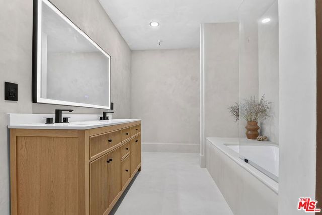 1645 Vine Street 411, Los Angeles, CA 90028