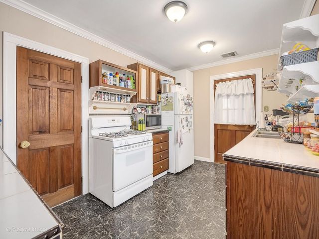 24 N Kensington Avenue, La Grange, IL 60525