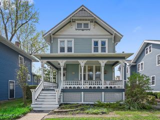 24 N Kensington Avenue, La Grange, IL 60525