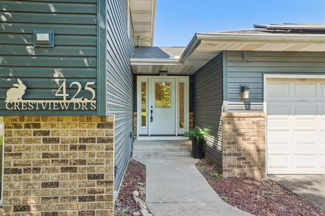 425 Crestview Drive S, Maplewood, MN 55119