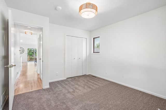 425 Crestview Drive S, Maplewood, MN 55119