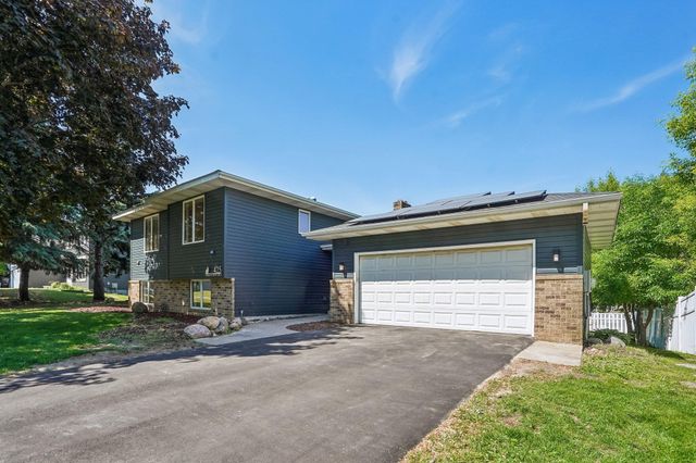 425 Crestview Drive S, Maplewood, MN 55119